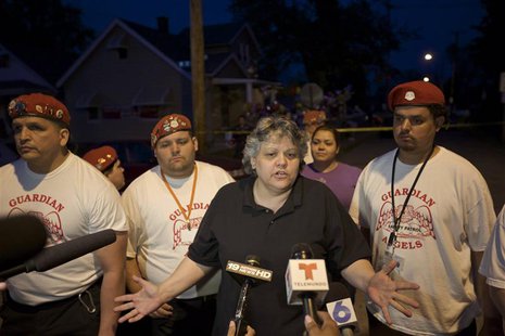 Sandra Ruiz speaks to the media in front of the family home of her niece Georgina DeJesus, in Cleveland, Ohio, May 7, 2013. REUTERS/John Gre Sandra Ruiz speaks to the media in front of the family home of her niece Georgina DeJesus, in Cleveland, Ohio, May 7, 2013. REUTERS/John Gre