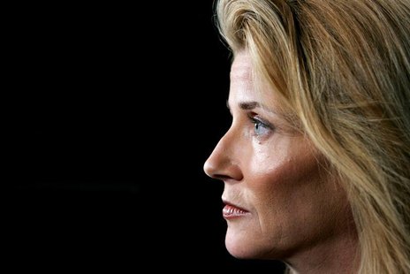 "Sex and the City" author Candace Bushnell is seen during an interview with Reuters in New York, on August 24, 2005. "Sex and the City" author Candace Bushnell is seen during an interview with Reuters in New York, on August 24, 2005.