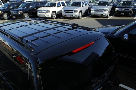 Chevrolet Tahoe and Suburban SUV's are seen in Gaithersburg, Maryland May 1, 2013. REUTERS/Gary Cameron Chevrolet Tahoe and Suburban SUV's are seen in Gaithersburg, Maryland May 1, 2013. REUTERS/Gary Cameron