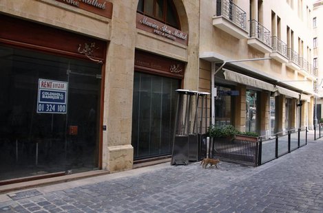 A sign which reads for rent is seen on the door of a closed restaurant in downtown Beirut November 20, 2012. REUTERS/Mohamed Azakir A sign which reads for rent is seen on the door of a closed restaurant in downtown Beirut November 20, 2012. REUTERS/Mohamed Azakir