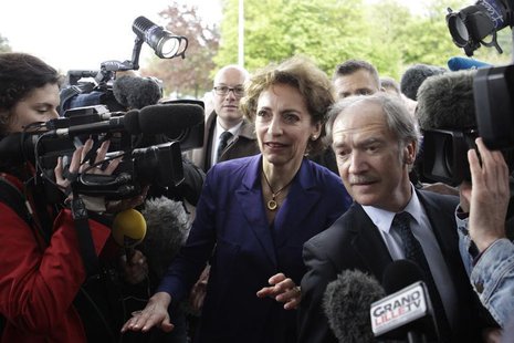 French Social Affairs and Health Minister Marisol Touraine (C) arrives at Roger Salengro hospital in Lille, May 11, 2013, where the patient French Social Affairs and Health Minister Marisol Touraine (C) arrives at Roger Salengro hospital in Lille, May 11, 2013, where the patient