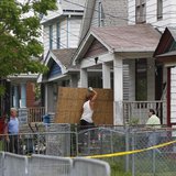 Workers unload materials at Ariel Castro's home in Cleveland, Ohio, May 10, 2013. REUTERS/Matt Sullivan Workers unload materials at Ariel Castro's home in Cleveland, Ohio, May 10, 2013. REUTERS/Matt Sullivan