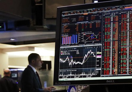A Bloomberg terminal displays news while traders work on the floor of the New York Stock Exchange, May 13, 2013. REUTERS/Brendan McDermid A Bloomberg terminal displays news while traders work on the floor of the New York Stock Exchange, May 13, 2013. REUTERS/Brendan McDermid