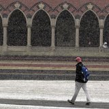 A pedestrian walks through a late winter snow storm outside Harvard University in Cambridge, Massachusetts February 29, 2012. REUTERS/Brian A pedestrian walks through a late winter snow storm outside Harvard University in Cambridge, Massachusetts February 29, 2012. REUTERS/Brian