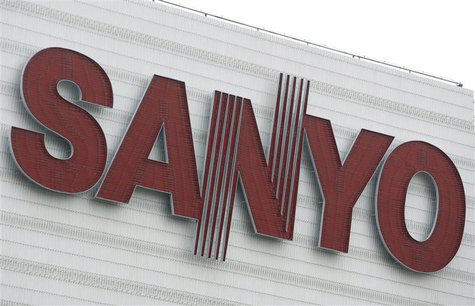 Sanyo Electric Co's logo is pictured on a building in Tokyo February 5, 2009. REUTERS/Yuriko Nakao Sanyo Electric Co's logo is pictured on a building in Tokyo February 5, 2009. REUTERS/Yuriko Nakao