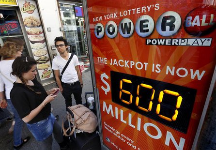 An electronic street sign displays the current value of the Powerball lottery in New York, May 17, 2013. REUTERS/Brendan McDermid An electronic street sign displays the current value of the Powerball lottery in New York, May 17, 2013. REUTERS/Brendan McDermid