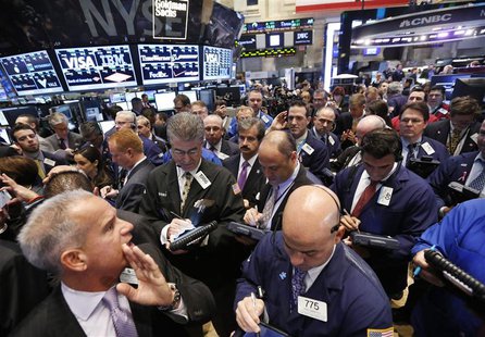 Traders wait for Tableau Software Inc. to begin trading on the floor of the New York Stock Exchange, May 17, 2013. REUTERS/Brendan McDermid Traders wait for Tableau Software Inc. to begin trading on the floor of the New York Stock Exchange, May 17, 2013. REUTERS/Brendan McDermid