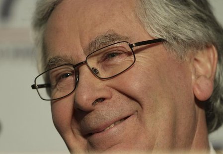 Bank of England Governor Mervyn King speaks to reporters at the close of the G7 Finance Ministers and central bank governors summit at Hartw Bank of England Governor Mervyn King speaks to reporters at the close of the G7 Finance Ministers and central bank governors summit at Hartw