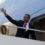 U.S. President Barack Obama steps aboard Air Force one at Andrews Air Force Base near Washington, May 19, 2013. REUTERS/Jason Reed U.S. President Barack Obama steps aboard Air Force one at Andrews Air Force Base near Washington, May 19, 2013. REUTERS/Jason Reed
