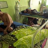 Patients rest in a hospital in Makassar, South Sulawesi province May 10, 2013. REUTERS/Yusuf Ahmad Patients rest in a hospital in Makassar, South Sulawesi province May 10, 2013. REUTERS/Yusuf Ahmad