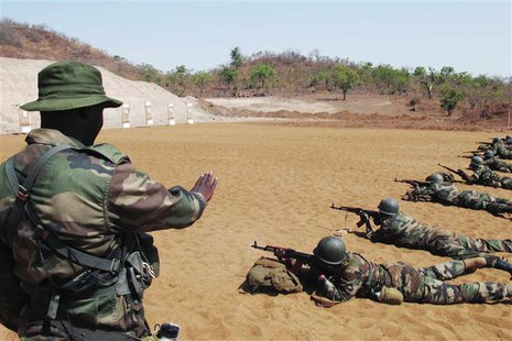 Malian soldiers practise marksmanship during a European Union training mission session in Koulikoro May 17, 2013. A European Union training Malian soldiers practise marksmanship during a European Union training mission session in Koulikoro May 17, 2013. A European Union training