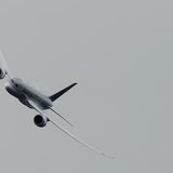 A Boeing 787 Dreamliner performs a display flight at the Farnborough Airshow 2012 in southern England July 9, 2012. REUTERS/Luke MacGregor A Boeing 787 Dreamliner performs a display flight at the Farnborough Airshow 2012 in southern England July 9, 2012. REUTERS/Luke MacGregor