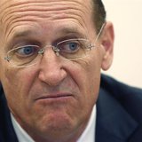 Delta Chief Executive Richard Anderson is seen during an interview in New York May 22, 2013. REUTERS/Shannon Stapleton Delta Chief Executive Richard Anderson is seen during an interview in New York May 22, 2013. REUTERS/Shannon Stapleton