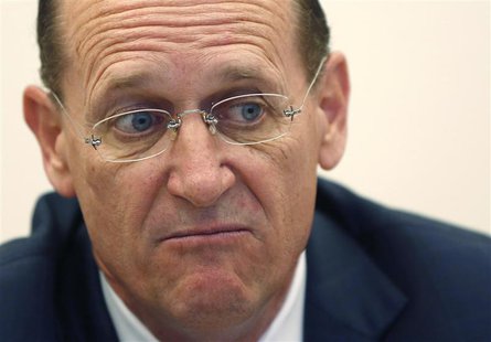Delta Chief Executive Richard Anderson is seen during an interview in New York May 22, 2013. REUTERS/Shannon Stapleton Delta Chief Executive Richard Anderson is seen during an interview in New York May 22, 2013. REUTERS/Shannon Stapleton