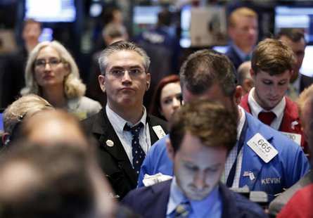 Traders work on the floor at the New York Stock Exchange, May 23, 2013. REUTERS/Brendan McDermid Traders work on the floor at the New York Stock Exchange, May 23, 2013. REUTERS/Brendan McDermid