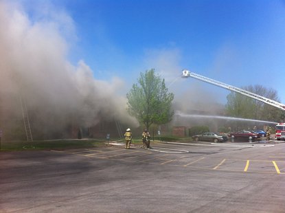 Fire at an apartment complex at 3415 Hilltop Way in Allouez on May 23, 2013. (photo by Reporter Terry Lee). Fire at an apartment complex at 3415 Hilltop Way in Allouez on May 23, 2013. (photo by Reporter Terry Lee).