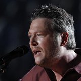 Blake Shelton performs "Sure Be Cool If You Did" at the 48th ACM Awards in Las Vegas, April 7, 2013. REUTERS/Mario Anzuoni Blake Shelton performs "Sure Be Cool If You Did" at the 48th ACM Awards in Las Vegas, April 7, 2013. REUTERS/Mario Anzuoni