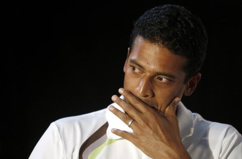 Indian tennis player Mahesh Bhupathi attends a news conference in New Delhi May 23, 2007. REUTERS/Vijay Mathur Indian tennis player Mahesh Bhupathi attends a news conference in New Delhi May 23, 2007. REUTERS/Vijay Mathur