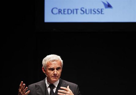 Swiss bank Credit Suisse Chairman Urs Rohner gestures during the Capital Market Forum in Zurich September 3, 2012. REUTERS/Michael Buholzer Swiss bank Credit Suisse Chairman Urs Rohner gestures during the Capital Market Forum in Zurich September 3, 2012. REUTERS/Michael Buholzer