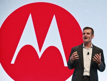 Motorola Mobility CEO Dennis Woodside speaks at a Motorola phone launch event in New York, September 5, 2012. REUTERS/Brendan McDermid Motorola Mobility CEO Dennis Woodside speaks at a Motorola phone launch event in New York, September 5, 2012. REUTERS/Brendan McDermid