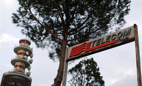 A Telecom Italia antenna booster is seen in northern Rome November 12, 2012. REUTERS/Alessandro Bianchi A Telecom Italia antenna booster is seen in northern Rome November 12, 2012. REUTERS/Alessandro Bianchi