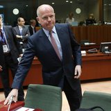 Britain's Foreign Secretary William Hague arrives at an European Union foreign ministers meeting in Brussels May 27, 2013. REUTERS/Francois 