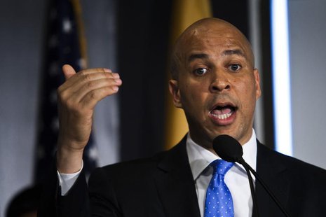 Newark Mayor Cory Booker announces his plans to run for the U.S. Senate seat during a news conference in Newark, June 8, 2013. REUTERS/Eduar Newark Mayor Cory Booker announces his plans to run for the U.S. Senate seat during a news conference in Newark, June 8, 2013. REUTERS/Eduar