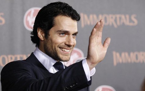 Cast member Henry Cavill waves at the world premiere of "Immortals" at Nokia theatre in Los Angeles November 7, 2011. REUTERS/Mario Anzuoni Cast member Henry Cavill waves at the world premiere of "Immortals" at Nokia theatre in Los Angeles November 7, 2011. REUTERS/Mario Anzuoni