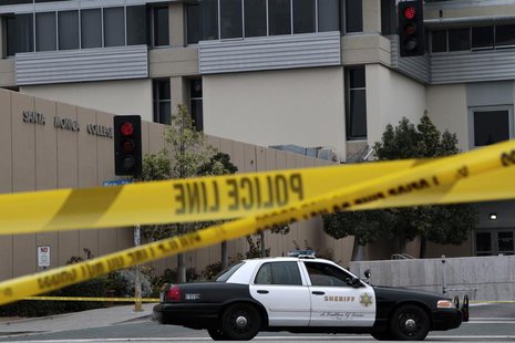 A Los Angeles County Sheriff patrol car is parked at the campus of Santa Monica College in Santa Monica, California, June 8, 2013. REUTERS/J A Los Angeles County Sheriff patrol car is parked at the campus of Santa Monica College in Santa Monica, California, June 8, 2013. REUTERS/J