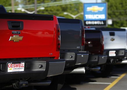 Chevrolet Silverado pickup trucks are seen at a dealership in Gaithersburg, Maryland May 1, 2013. REUTERS/Gary Cameron Chevrolet Silverado pickup trucks are seen at a dealership in Gaithersburg, Maryland May 1, 2013. REUTERS/Gary Cameron