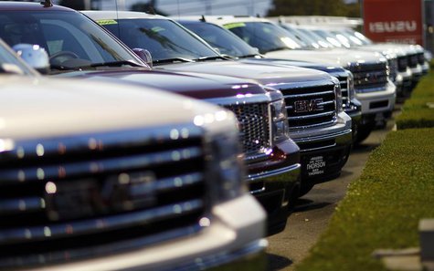 GMC sport-utility vehicles are pictured at a dealership in Pasadena, California April 3, 2013. REUTERS/Mario Anzuoni GMC sport-utility vehicles are pictured at a dealership in Pasadena, California April 3, 2013. REUTERS/Mario Anzuoni