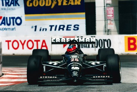 Indycar racing (courtesy of WikiCommons) Indycar racing (courtesy of WikiCommons)
