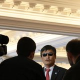 Chinese dissident Chen Guangcheng speaks to journalists following an appearance in New York May 3, 2013. REUTERS/Brendan McDermid Chinese dissident Chen Guangcheng speaks to journalists following an appearance in New York May 3, 2013. REUTERS/Brendan McDermid
