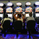 Gamers play the slot machines at the Empire City Casino in Yonkers, New York June 23, 2009. REUTERS/Lucas Jackson Gamers play the slot machines at the Empire City Casino in Yonkers, New York June 23, 2009. REUTERS/Lucas Jackson
