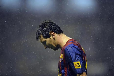 Barcelona's Lionel Messi reacts after missing a scoring opportunity against Athletic Bilbao during their Spanish first division soccer match Barcelona's Lionel Messi reacts after missing a scoring opportunity against Athletic Bilbao during their Spanish first division soccer match