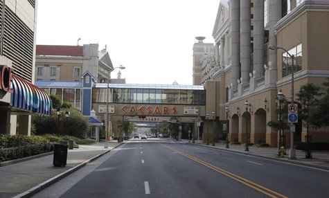 A general view shows the empty streets outside The Caesar's Casino in Atlantic City, New Jersey, August 26, 2011. REUTERS/Jason Reed A general view shows the empty streets outside The Caesar's Casino in Atlantic City, New Jersey, August 26, 2011. REUTERS/Jason Reed