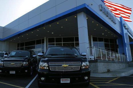 Chevrolet Tahoe and Suburban SUV's are seen in Gaithersburg, Maryland May 1, 2013. REUTERS/Gary Cameron Chevrolet Tahoe and Suburban SUV's are seen in Gaithersburg, Maryland May 1, 2013. REUTERS/Gary Cameron
