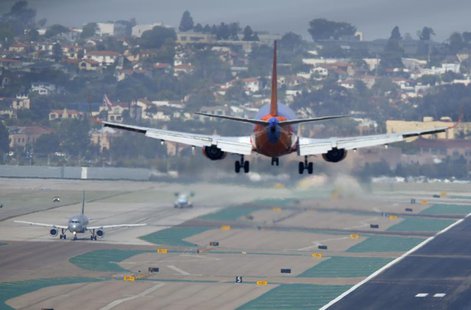 A Southwest airlines arrives to land at the San Diego International Airport in San Diego, California, April 22, 2013. REUTERS/Mike Blake A Southwest airlines arrives to land at the San Diego International Airport in San Diego, California, April 22, 2013. REUTERS/Mike Blake