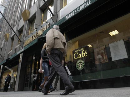 People walk past a Barnes and Noble store in New York October 24, 2012. REUTERS/Brendan McDermid People walk past a Barnes and Noble store in New York October 24, 2012. REUTERS/Brendan McDermid