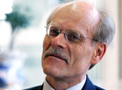 Stefan Ingves, the head of Sweden's Central Bank, speaks to Reuters reporters during an interview in Stockholm June 16, 2011. REUTERS/Bob St Stefan Ingves, the head of Sweden's Central Bank, speaks to Reuters reporters during an interview in Stockholm June 16, 2011. REUTERS/Bob St