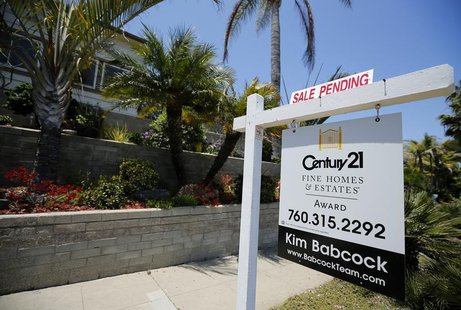 A single family home is shown with a sale pending in Encinitas, California May 22, 2013. REUTERS/Mike Blake A single family home is shown with a sale pending in Encinitas, California May 22, 2013. REUTERS/Mike Blake