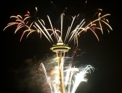 A fireworks show in celebration of the 2008 New Year erupts from the Space Needle at midnight in Seattle, Washington, January 1, 2008. REUTE A fireworks show in celebration of the 2008 New Year erupts from the Space Needle at midnight in Seattle, Washington, January 1, 2008. REUTE