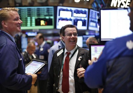 Traders work on the floor at the New York Stock Exchange, June 27, 2013. REUTERS/Brendan McDermid Traders work on the floor at the New York Stock Exchange, June 27, 2013. REUTERS/Brendan McDermid