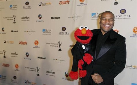 Puppeteer Kevin Clash who is the voice of Sesame Street's "Elmo," arrives for the International Emmys in New York November 19, 2007. REUTERS Puppeteer Kevin Clash who is the voice of Sesame Street's "Elmo," arrives for the International Emmys in New York November 19, 2007. REUTERS