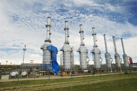 A view shows the Las Malvinas natural gas plant of the Camisea project in the Amazon jungle in Cuzco, in this April 3, 2012 file picture. RE A view shows the Las Malvinas natural gas plant of the Camisea project in the Amazon jungle in Cuzco, in this April 3, 2012 file picture. RE