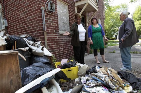 Clarenda Webb (R) and Beverly Frederick (L), volunteers with Grandmont Rosedale's Vacant Property Task Force, and Communities Program Manage Clarenda Webb (R) and Beverly Frederick (L), volunteers with Grandmont Rosedale's Vacant Property Task Force, and Communities Program Manage