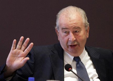 Argentine Football Association President Julio Grondona gestures during a meeting in Luque, near Asuncion February 4, 2012. REUTERS/Jorge Ad Argentine Football Association President Julio Grondona gestures during a meeting in Luque, near Asuncion February 4, 2012. REUTERS/Jorge Ad