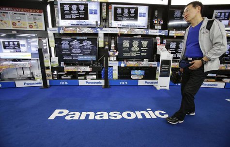 A man walks past Panasonic Corp's Viera televisions displayed at an electronics store in Tokyo May 9, 2013. REUTERS/Toru Hanai A man walks past Panasonic Corp's Viera televisions displayed at an electronics store in Tokyo May 9, 2013. REUTERS/Toru Hanai