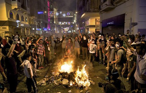 Protesters shout slogans as they block the main Istiklal street in central Istanbul late July 8, 2013. REUTERS/Cevahir Bugu Protesters shout slogans as they block the main Istiklal street in central Istanbul late July 8, 2013. REUTERS/Cevahir Bugu