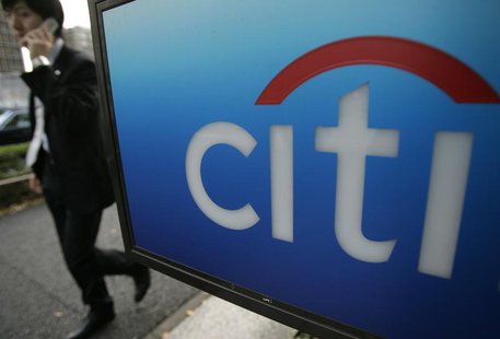 A businessman walks past a Citibank branch in Tokyo November 18, 2008. REUTERS/Yuriko Nakao A businessman walks past a Citibank branch in Tokyo November 18, 2008. REUTERS/Yuriko Nakao